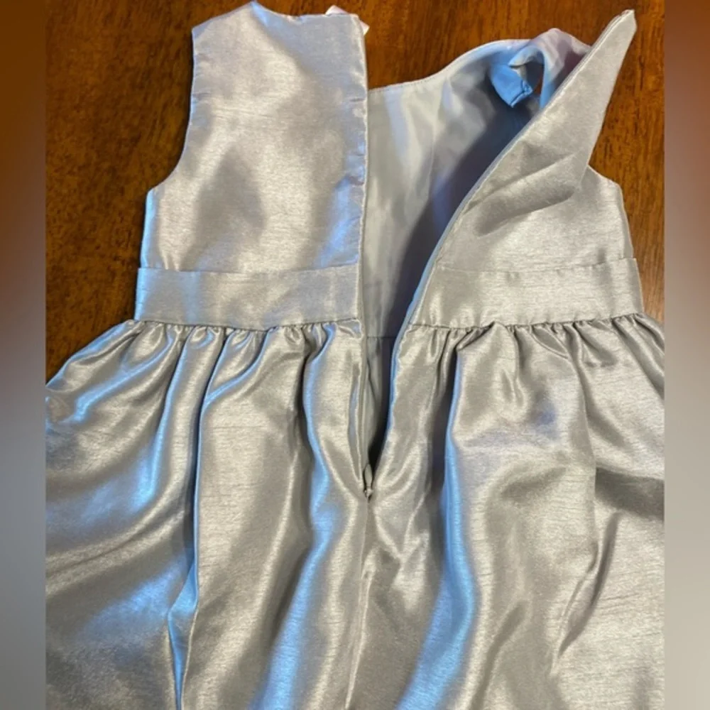 Gymboree silver-shiny sleeveless dress. Size‎ 2T.